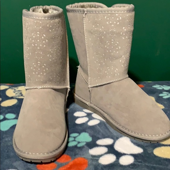 Rampage Shoes - Rampage grey boots ❄️